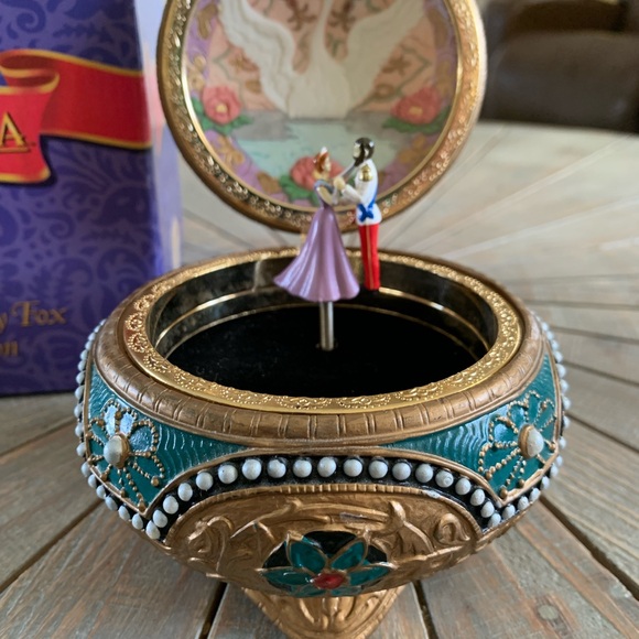 Anastasia-Rare Nicholas & Alexandra Music Box by San Francisco Music Box Co-1997 - Picture 3 of 12